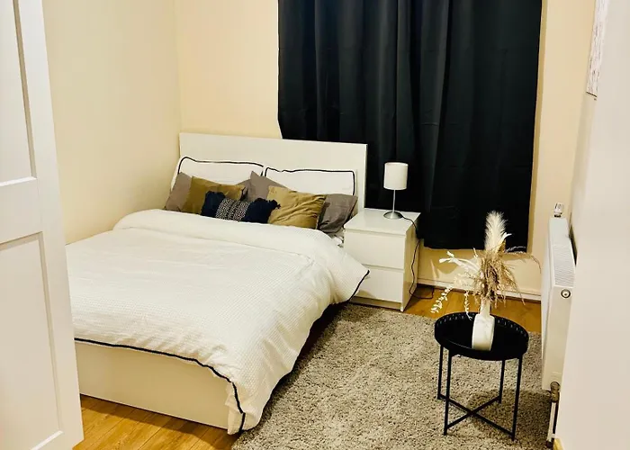 Millharbour Apartment